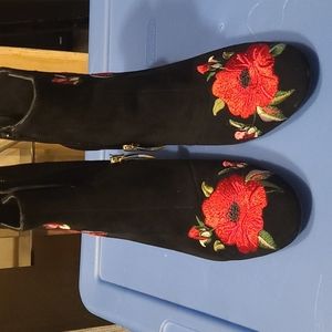 Kate spade boots size 6.